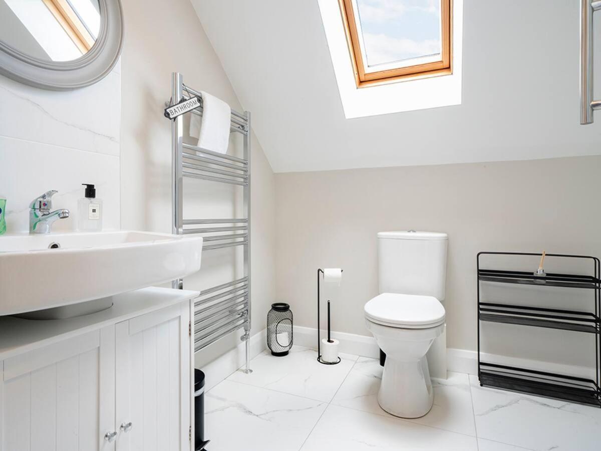 Apartment Stunning Free Parking Great Location *
